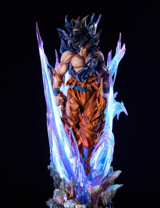 Mô hình Iron Curtain Studio - Goku UI